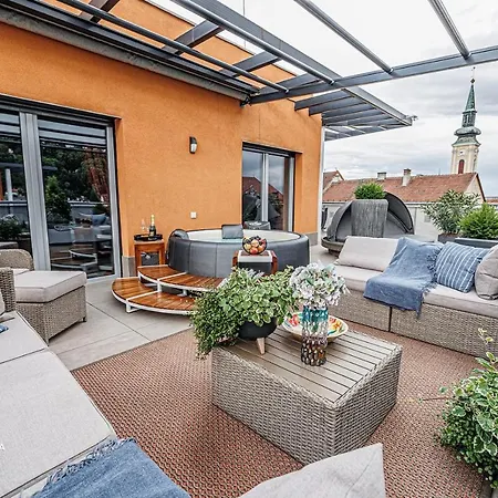 Buekk Penthouse, Panorama Jacuzzival