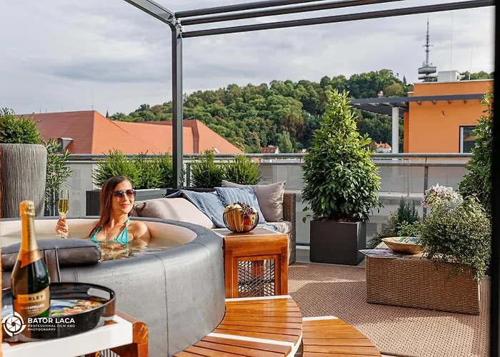 Buekk Penthouse, Panorama Jacuzzival * 米什科尔茨